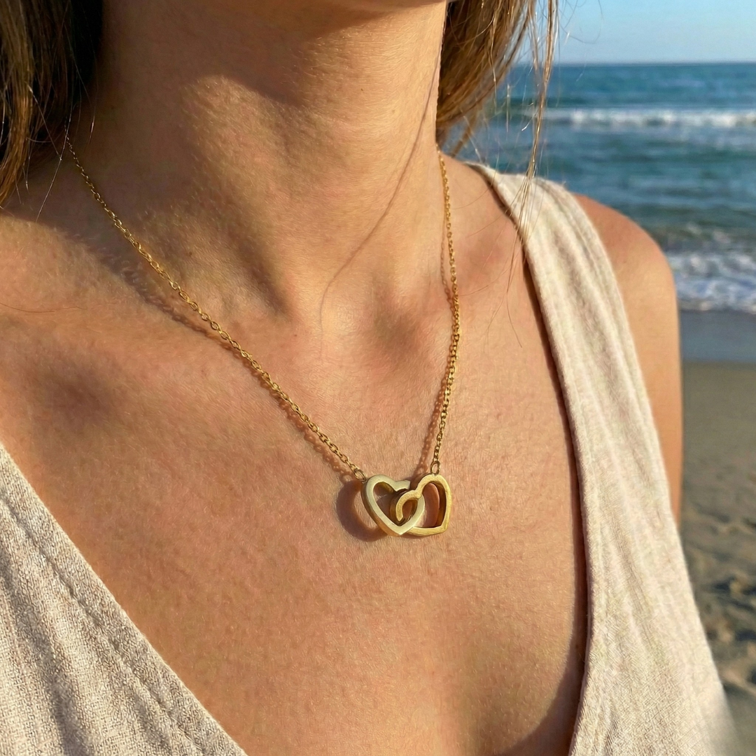 Amora- Doppelherzkette mit Gravur