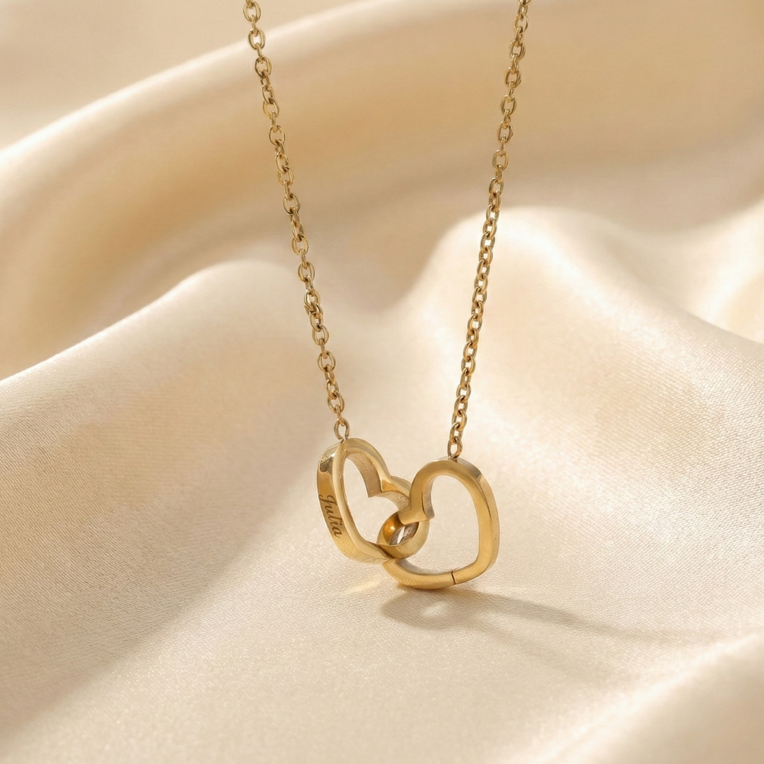 Amora- Doppelherzkette mit Gravur