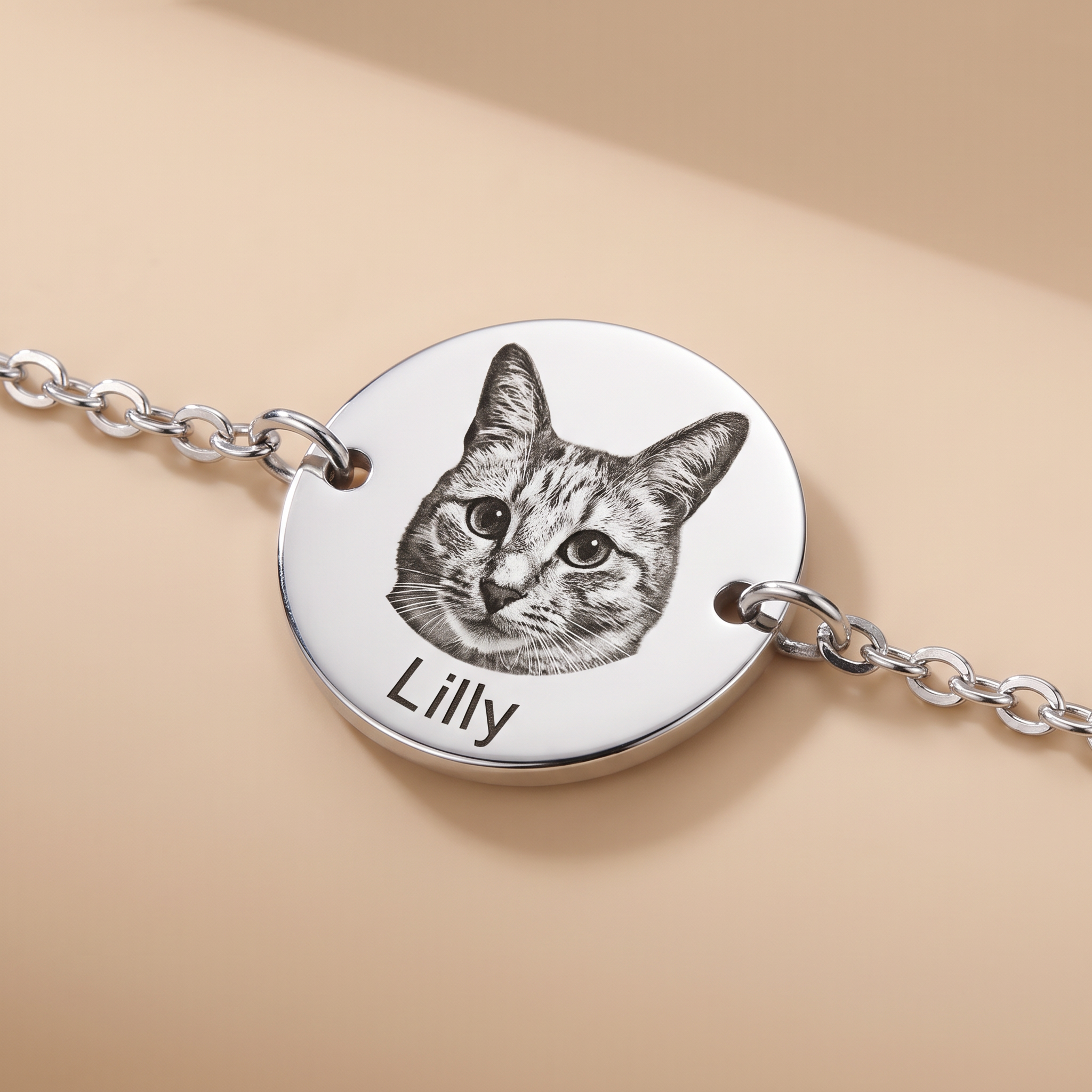 Personalisiertes Tierarmband mit Fotogravur