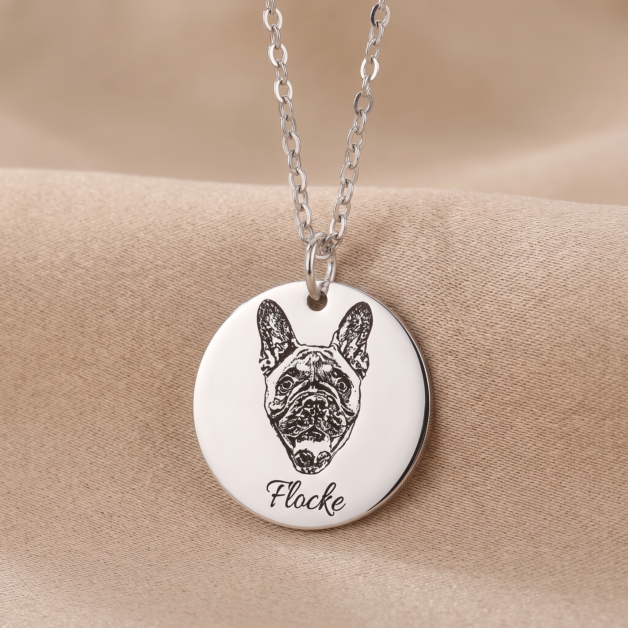 Personalisierte Tierhalskette mit Fotogravur